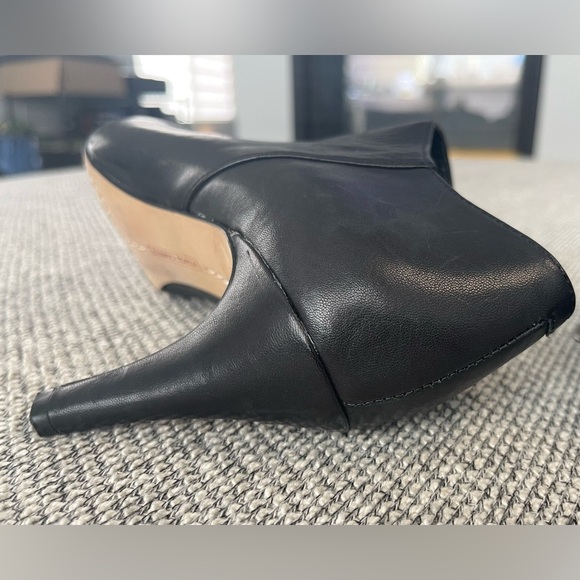 Vince Camuto Black Ankle Boots with Side-Zip and Stacked Heel - Picture 12 of 16